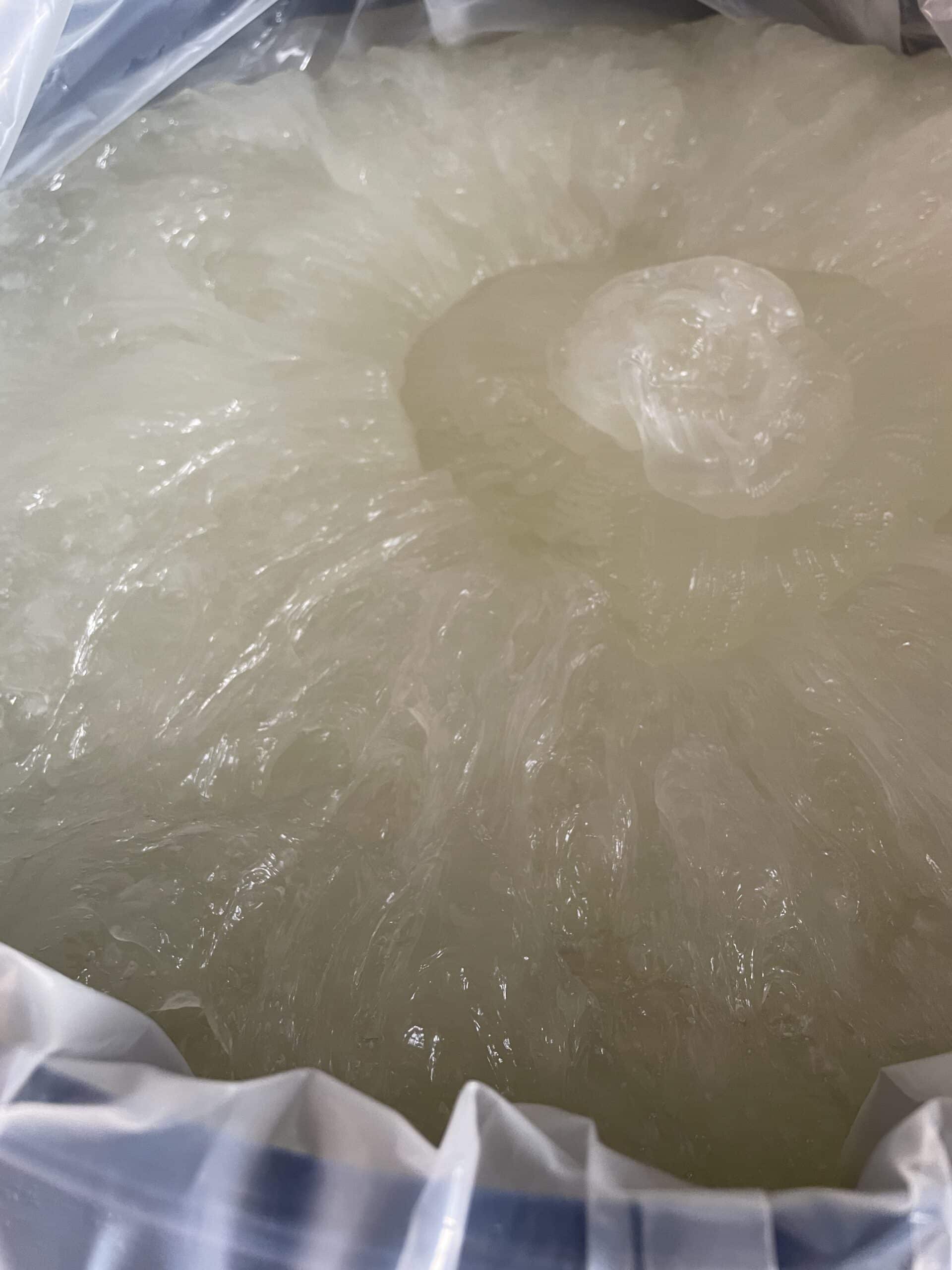 High-Performance SLES 70% Sodium Lauryl Ether Sulfate Surfactant 3 High-Performance SLES 70% Sodium Lauryl Ether Sulfate Surfactant - 图片 3
